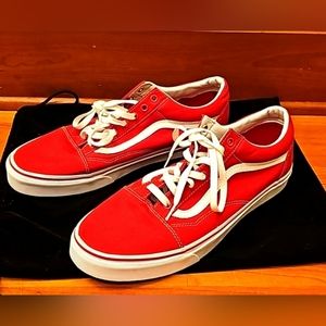 Vans - Old Skool Shoes (Racing Red/True White)